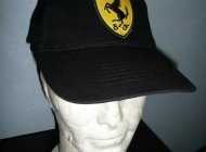 Casquette FERRARI noire ( SCUDERIA MARANELLO