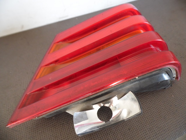 FEU ARRIERE DROIT 1408200664 MERCEDES S W140 FEU ARRIERE DROIT 1408200664 MERCEDES S W140