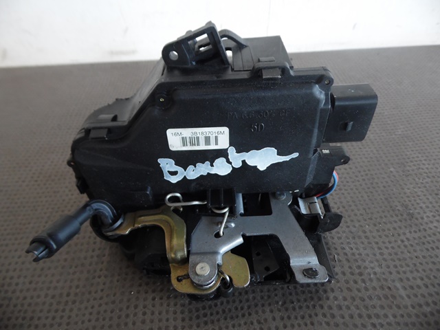 SERRURE DROITE 3B1837016M PORSCHE 986 SERRURE DROITE 3B1837016M PORSCHE 986