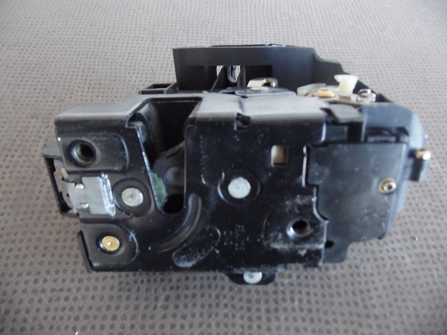 SERRURE DROITE 3B1837016M PORSCHE 996 SERRURE DROITE 3B1837016M PORSCHE 996