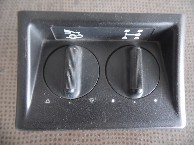 CACHE SUR CONSOLE CENTRALE PORSCHE 964 C4 CACHE SUR CONSOLE CENTRALE PORSCHE 964 C4