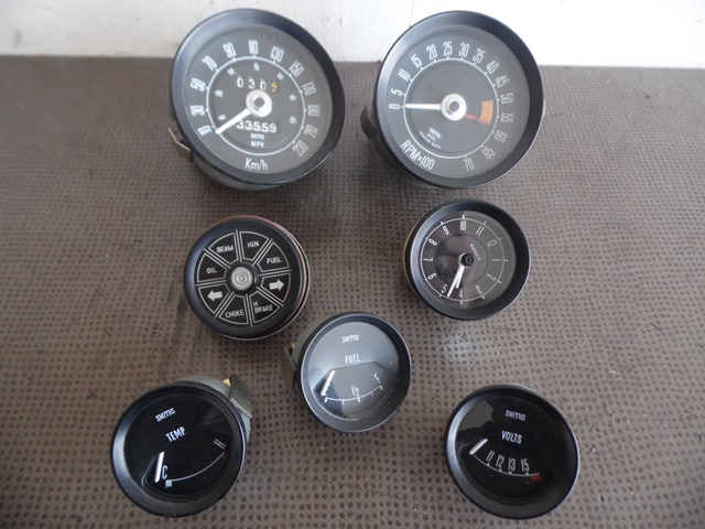 INSTRUMENTS DE BORD TRIUMPH 2500 INSTRUMENTS DE BORD TRIUMPH 2500