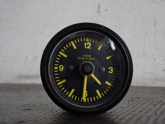 HORLOGE ANALOGIQUE 94464111500 PORSCHE 944 HORLOGE ANALOGIQUE 94464111500 PORSCHE 944