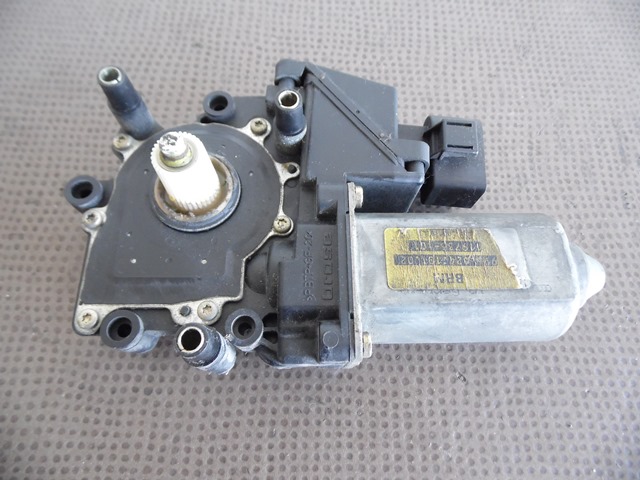 MOTEUR LEVE-VITRE GAUCHE PORSCHE 996 CAB MOTEUR LEVE-VITRE GAUCHE PORSCHE 996 CAB