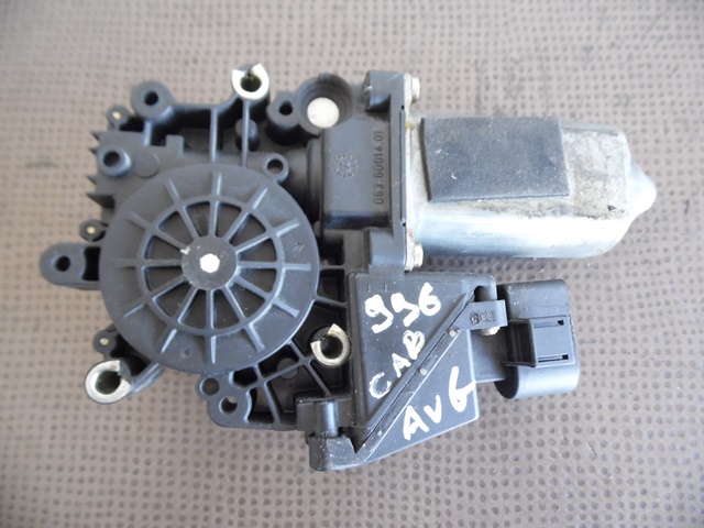 MOTEUR LEVE-VITRE GAUCHE PORSCHE 996 CAB MOTEUR LEVE-VITRE GAUCHE PORSCHE 996 CAB
