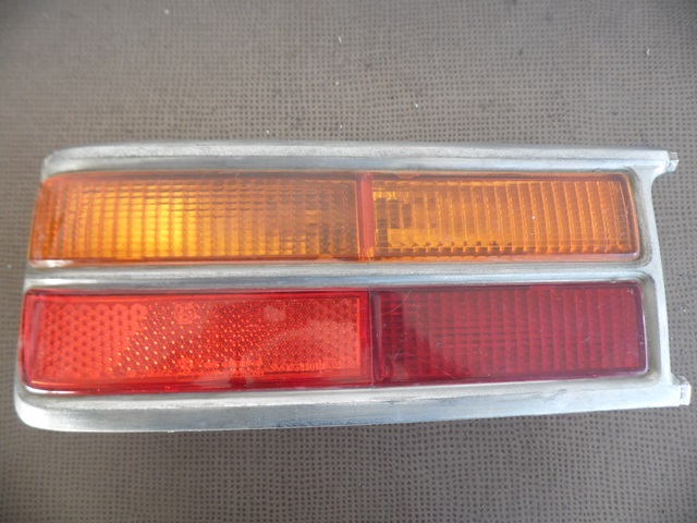 FEU ARRIERE GAUCHE BMW 2000  «NEUE KLASSE»