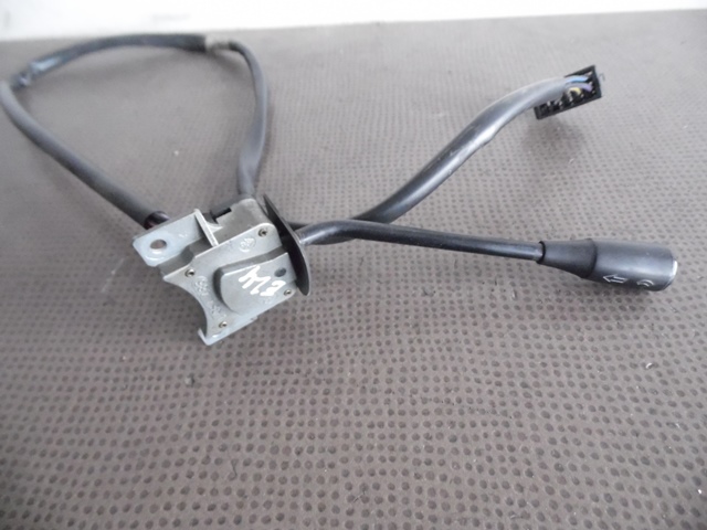 COMMODO 61311360948 ESSUIE-GLACE BMW E24 COMMODO 61311360948 ESSUIE-GLACE BMW E24