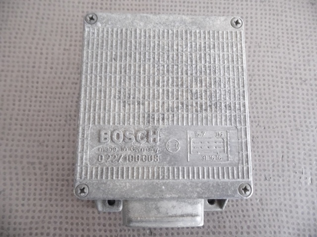 MODULE ALLUMAGE BOSCH 0227100008 BMW 633CSi MODULE ALLUMAGE BOSCH 0227100008 BMW 633CSi