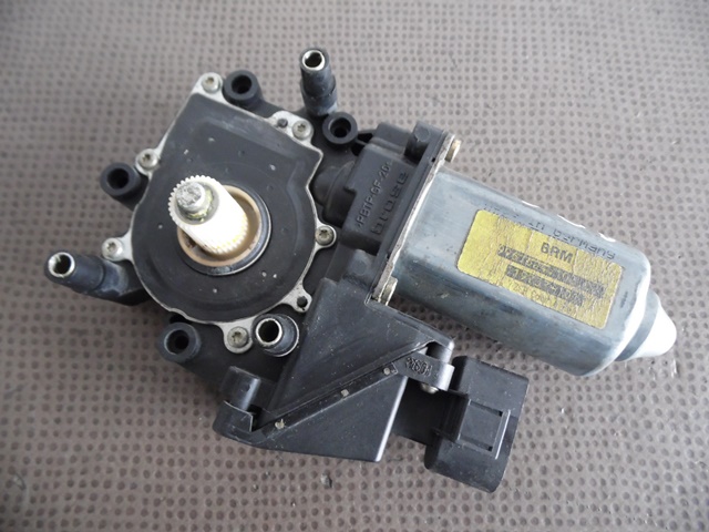 MOTEUR LEVE-VITRE DROIT PORSCHE 996 CABRIOLET MOTEUR LEVE-VITRE DROIT PORSCHE 996 CABRIOLET