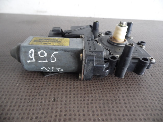 MOTEUR LEVE-VITRE DROIT PORSCHE 996 CABRIOLET MOTEUR LEVE-VITRE DROIT PORSCHE 996 CABRIOLET