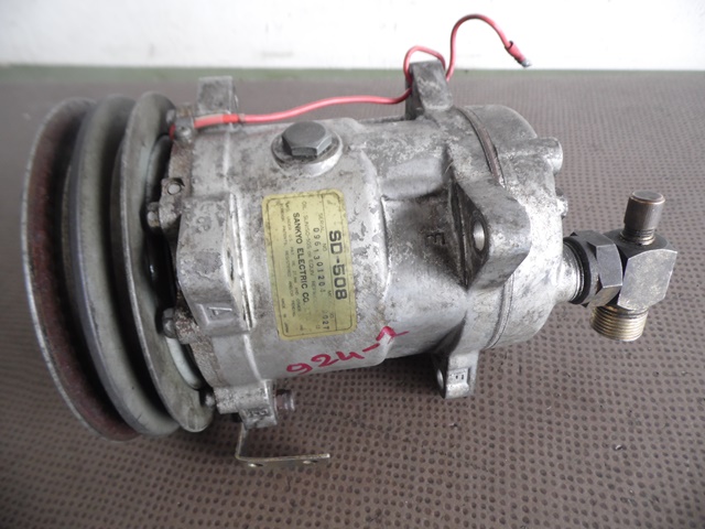COMPRESSEUR CLIM 477298809 PORSCHE 924-1 COMPRESSEUR CLIM 477298809 PORSCHE 924-1
