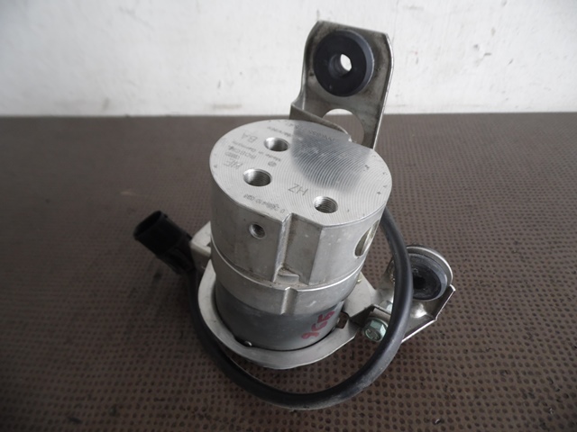 POMPE PRECHARGE ABS 99635577541 PORSCHE 996 POMPE PRECHARGE ABS 99635577541 PORSCHE 996