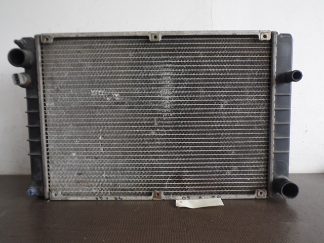 RADIATEUR 95110603103 PORSCHE 944 S2 RADIATEUR 95110603103 PORSCHE 944 S2