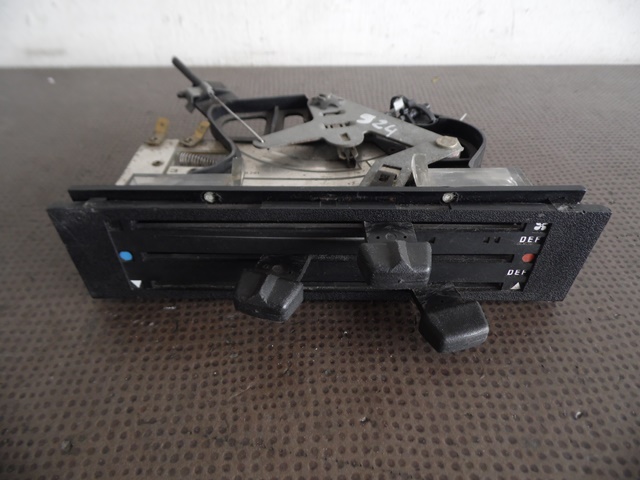 COMMANDE CHAUFFAGE 477819021 PORSCHE 924 COMMANDE CHAUFFAGE 477819021 PORSCHE 924