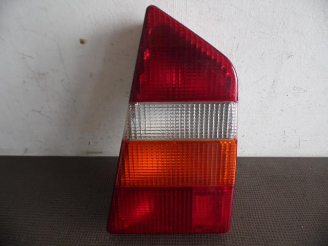 CABOCHON FEU ARRIERE DROIT CITROËN CX CABOCHON FEU ARRIERE DROIT CITROËN CX