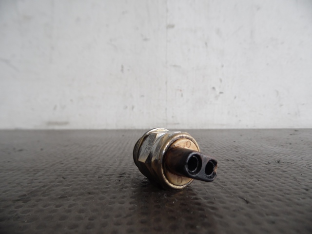 CONTACTEUR FEUX RECUL 91461354102 PORSCHE 356 CONTACTEUR FEUX RECUL 91461354102 PORSCHE 356