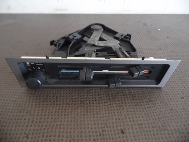 COMMANDE CHAUFFAGE 321819045C PORSCHE 924 – 2 COMMANDE CHAUFFAGE 321819045C PORSCHE 924 – 2