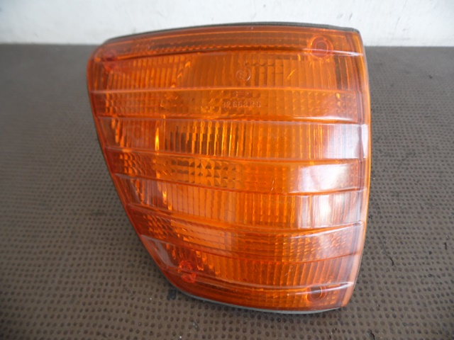 CLIGNOTANT DROIT 1305233026 MERCEDES W116 CLIGNOTANT DROIT 1305233026 MERCEDES W116