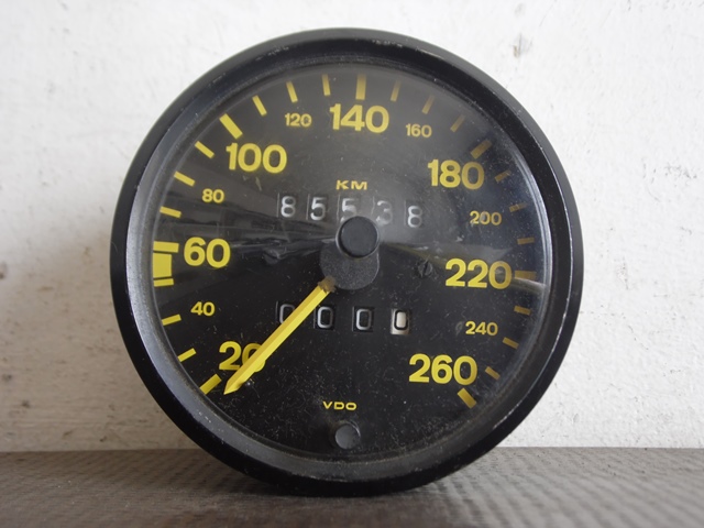 COMPTEUR DE VITESSE 94464103000 PORSCHE 944 COMPTEUR DE VITESSE 94464103000 PORSCHE 944