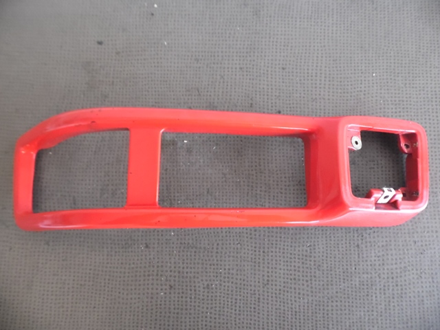 ENCADREMENT FEU DROIT PORSCHE 944 ENCADREMENT FEU DROIT PORSCHE 944